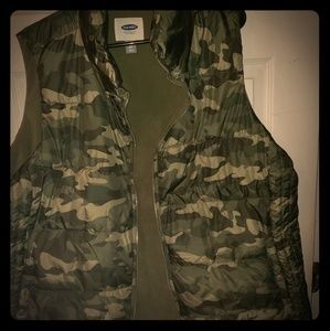 2x old navy vest